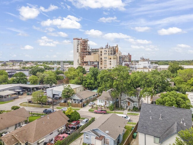 Building Photo - 955 St Augustine