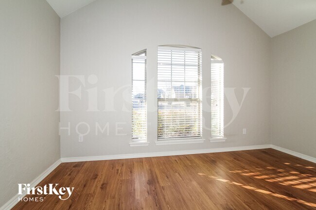 Building Photo - 3113 Highland Glen