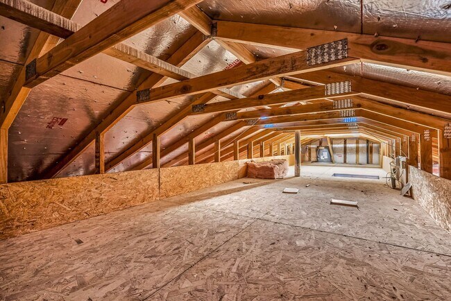 Building Photo - Experience residential luxury living only 2 blocks from the heart of downtown Livermore!!