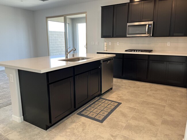 Building Photo - 396 Purple Sandpiper St