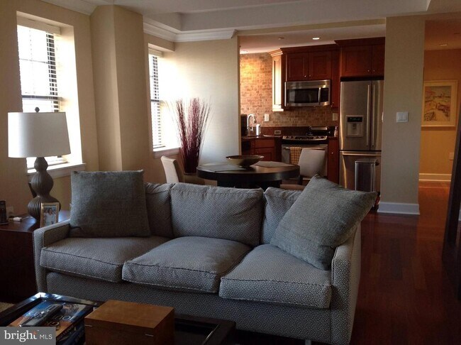 Building Photo - 1701 Locust St