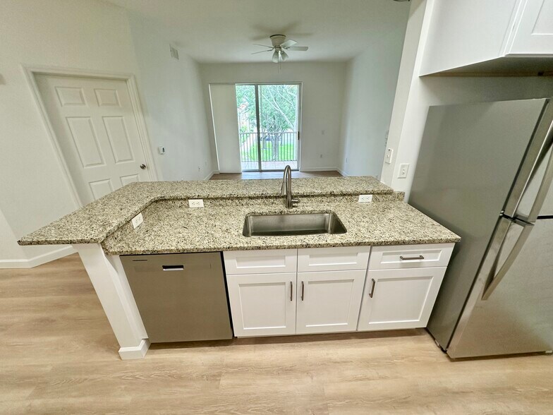 New granite counter - 9055 Colby Dr