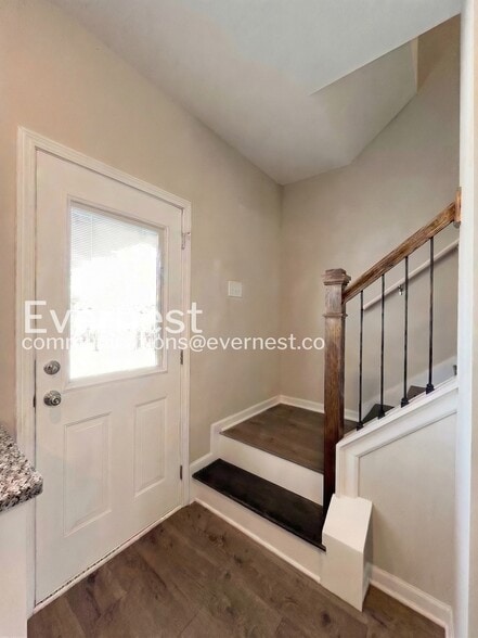 Building Photo - 227 Tara Ct