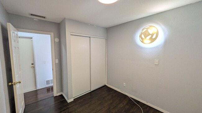 Building Photo - Excellent Location in Mira Mesa!