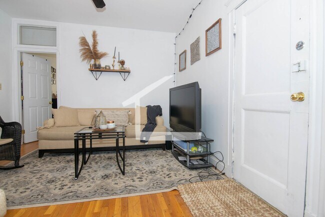 Building Photo - Great Value 4-bed, 2-bath w/ Heat/ Hot Water Included