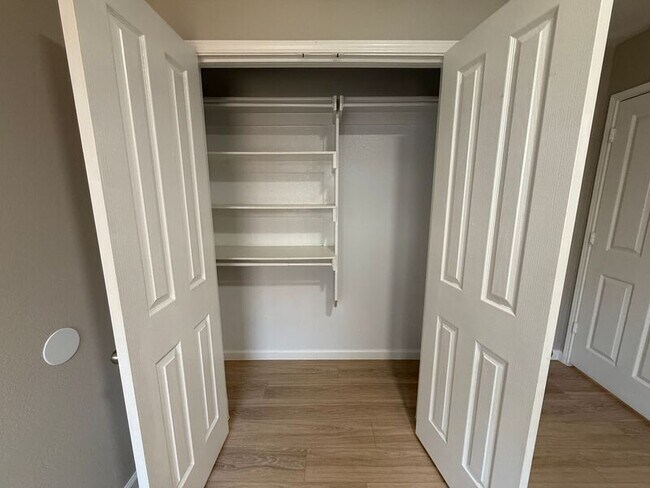 Building Photo - 1909 Morning Dove Dr