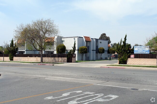 Primary Photo - Devonshire Village Apartments