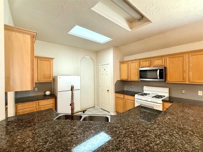Building Photo - 16714 Bethan Glen Ln
