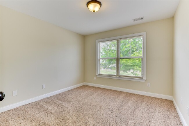 Building Photo - 4215 Windslow Dr