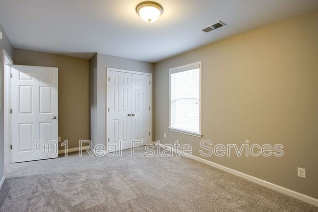 Building Photo - 1413 Island Town Dr