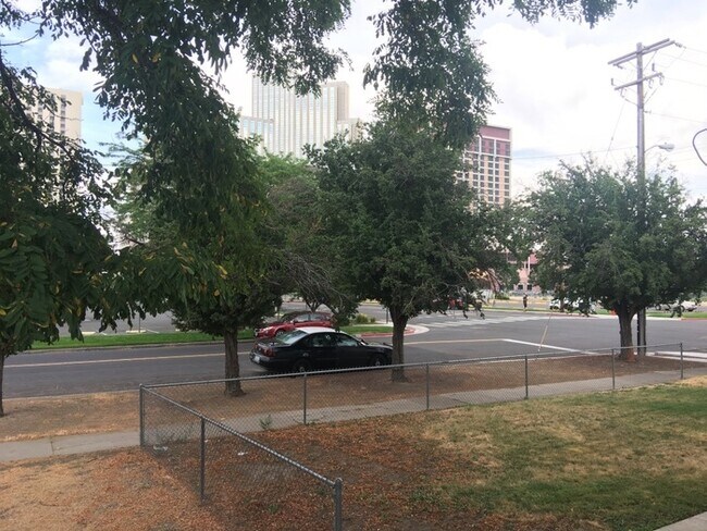 Building Photo - Walk to Saint Mary's Hospital/Downtown Ren...