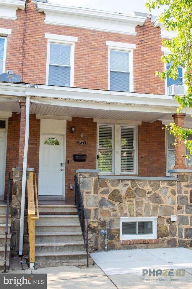 Building Photo - 2734 Ashland Ave