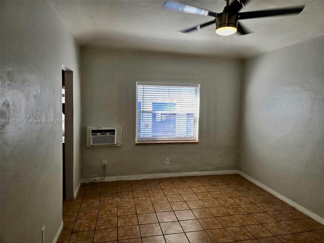 Building Photo - 215 30th St