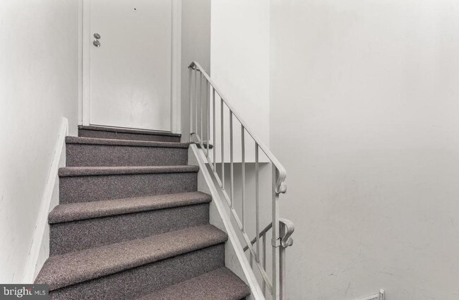 Building Photo - 13093 Blakeslee Dr