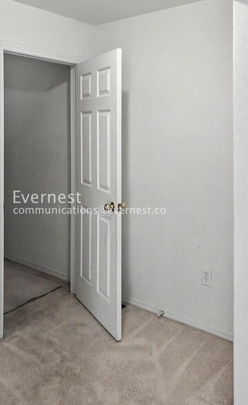 Building Photo - 451 Stardust Ct