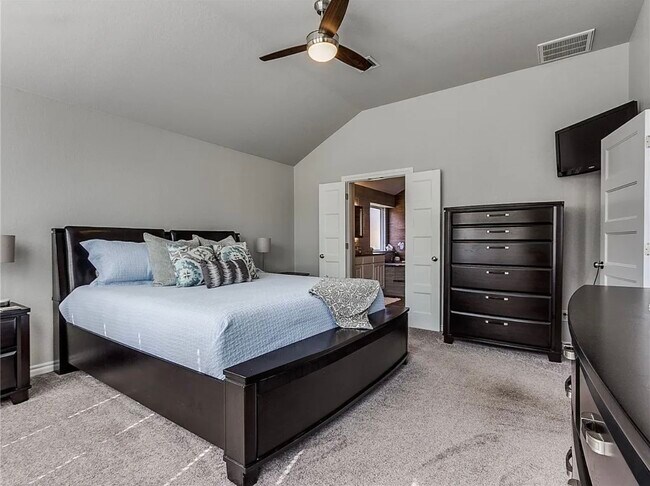 Building Photo - 10704 NW 32nd St