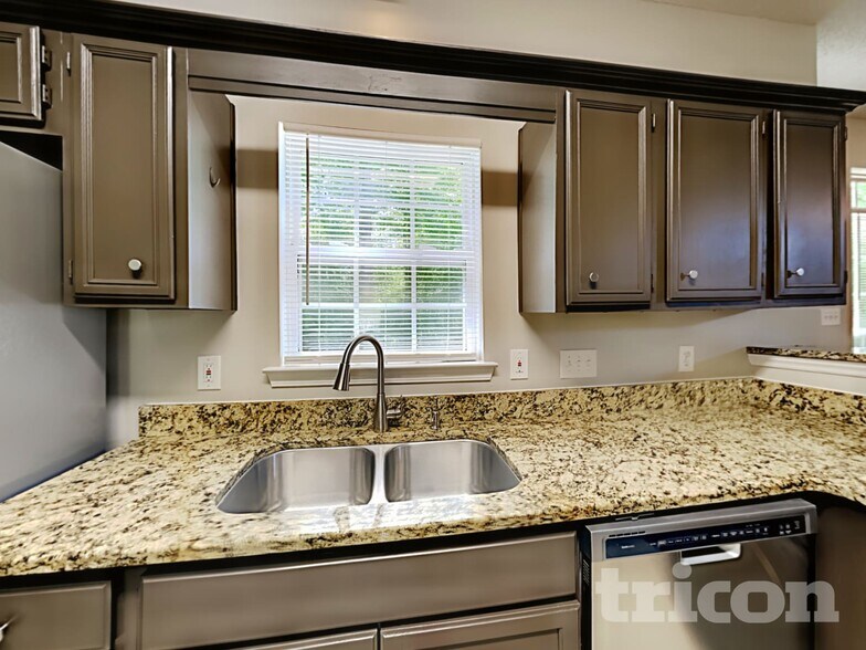 Building Photo - 1609 Silverberry Ct