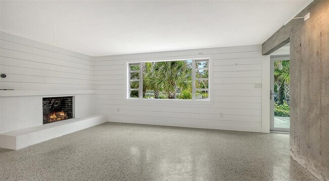 Building Photo - 7665 Sanderling Rd
