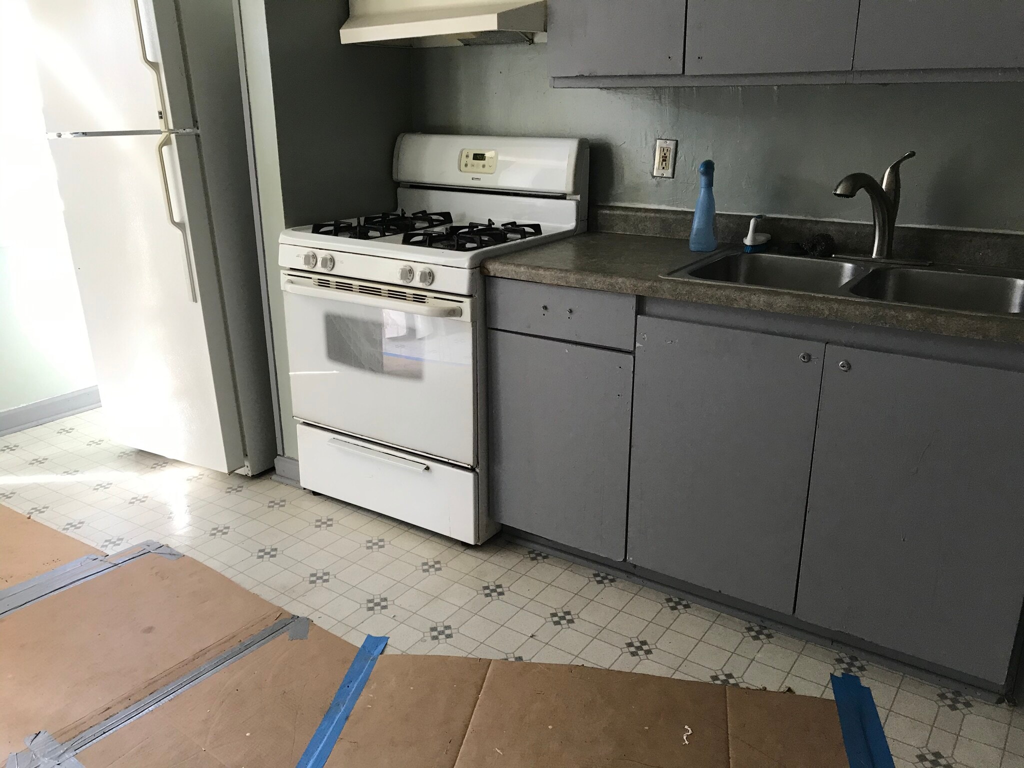 Kitchen - 1301 Jerome St