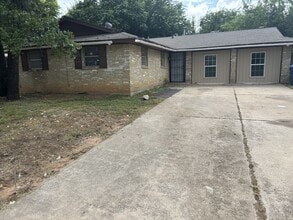 Building Photo - 1525 Marydale Ave