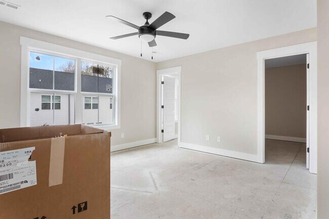 Building Photo - 166 Sango Dr