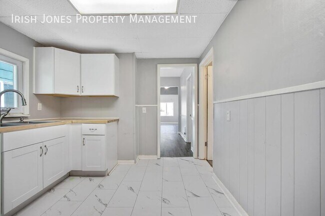 Building Photo - 76 Hammerschmidt Ave