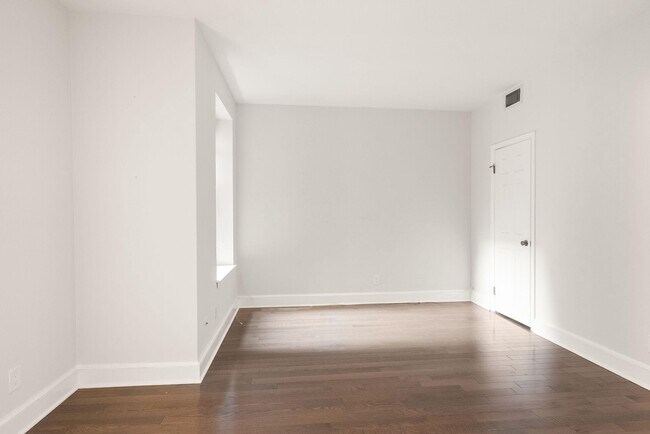 Building Photo - 1733 20th St NW