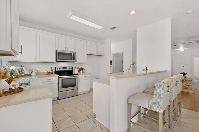 Building Photo - 6212 Topsail Dr
