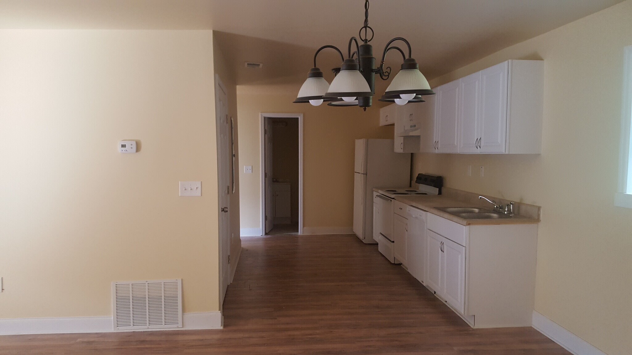 Building Photo - 2588 wren cir