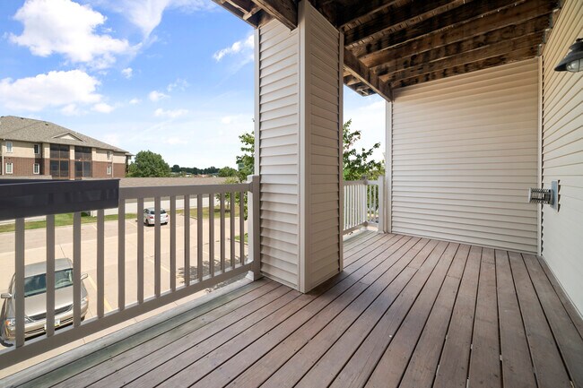 Building Photo - 870 W Cherry St