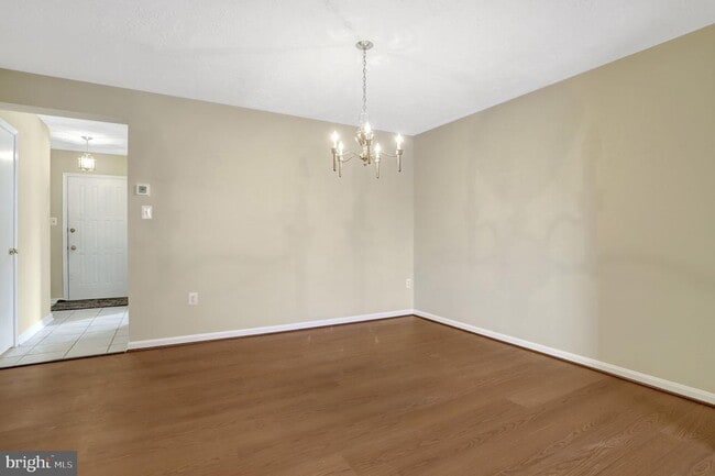 Building Photo - 5759 Independence Cir