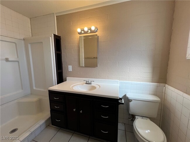 Building Photo - 1128 Greenway Dr