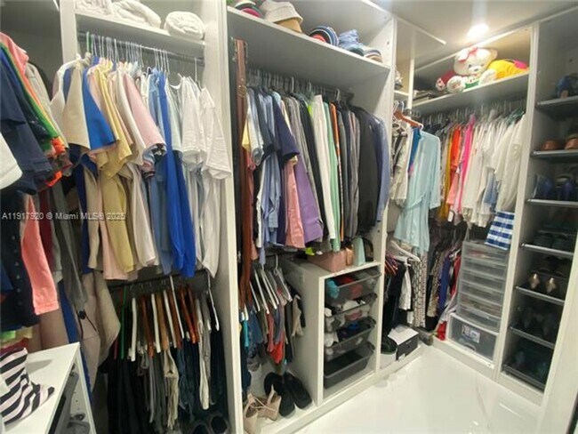 Building Photo - 7010 SW 144th Pl