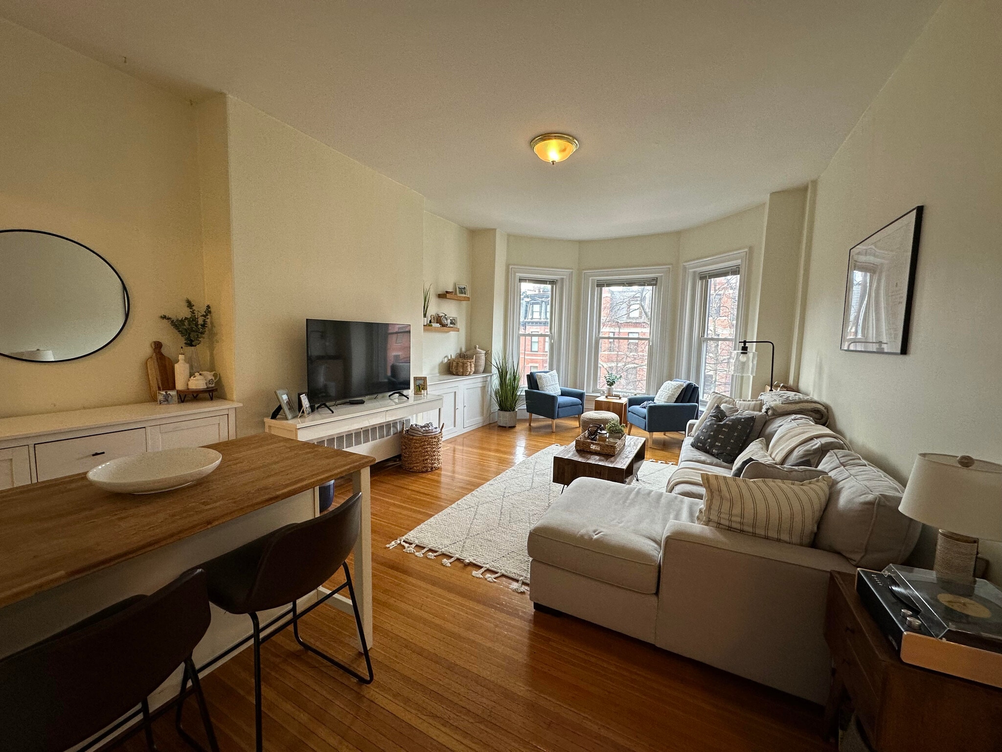 Building Photo - 300 Marlborough St