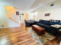 Building Photo - 733 Tilden Pl