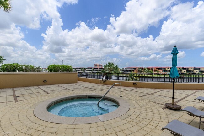 Building Photo - EXECUTIVE VACATION RENTAL