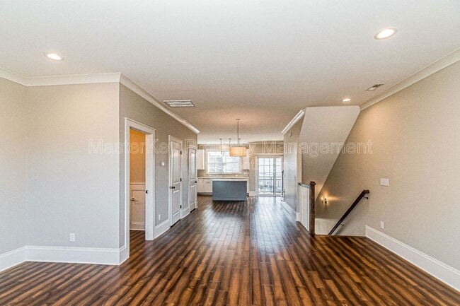 Building Photo - 290 Spring Ave