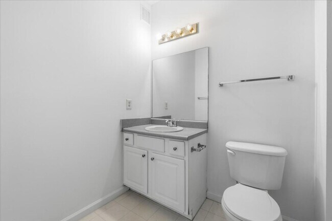 Building Photo - 1202 Walden Park Dr