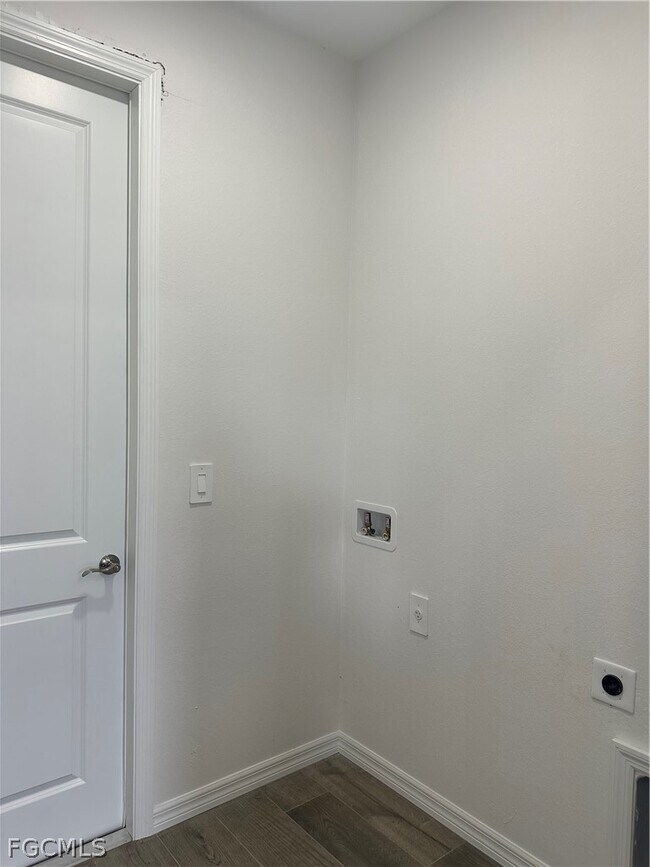 Building Photo - 2329 NW 27th Ave