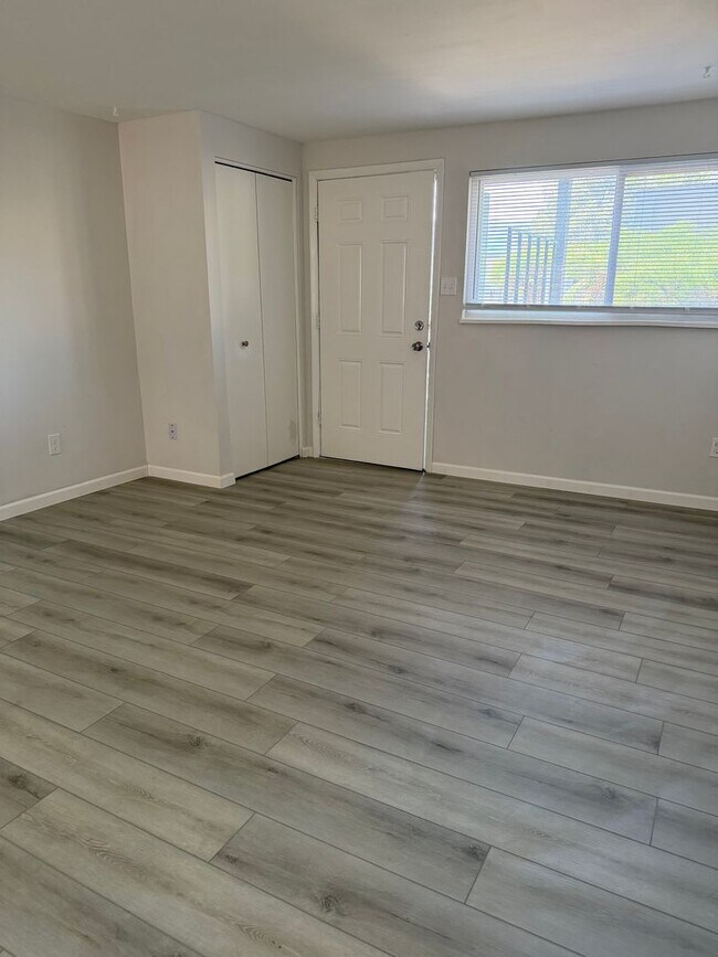 Building Photo - 1809 Eagle View Dr