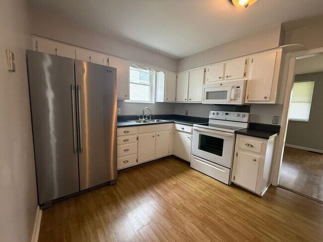 Building Photo - For Rent - Antioch 3 Bedroom house with Bo...