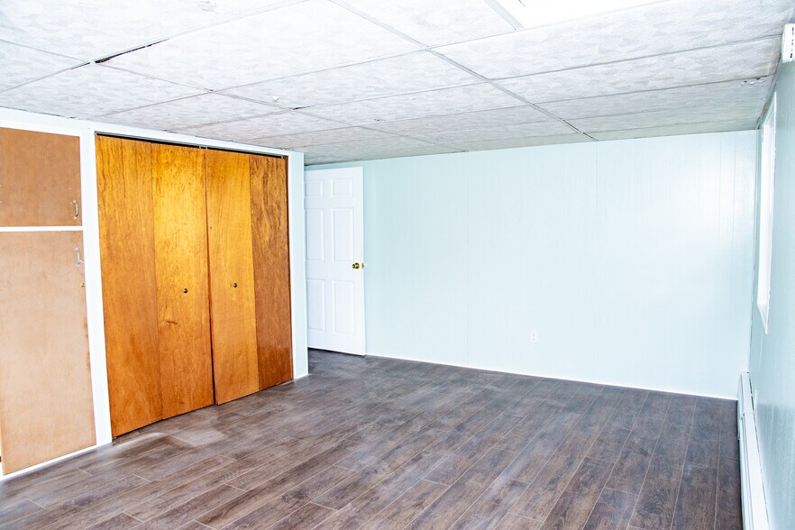 Large Bedroom - 1024 W Trindle Rd