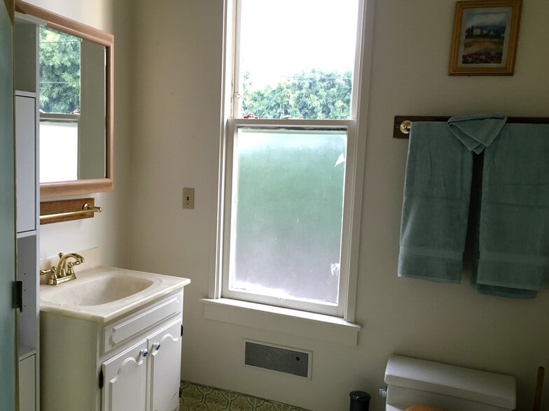 Building Photo - 1716 Rose St