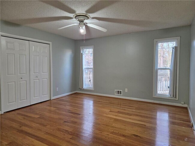 Building Photo - 3288 Timber Bluff Dr NE