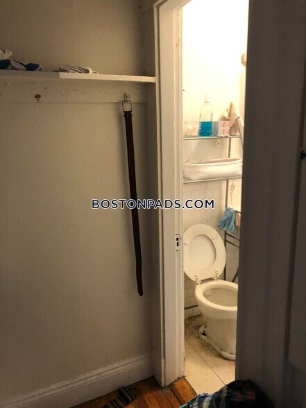 Building Photo - 1163 Boylston St