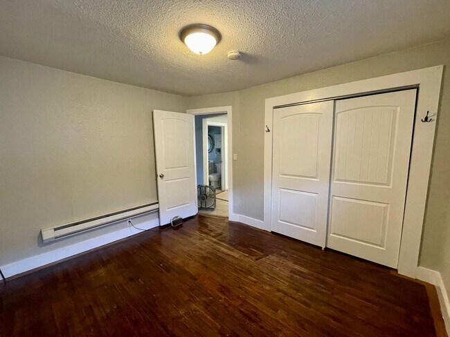 Building Photo - Adorable 2 bed 1 bath home in the heart of Fort Collins