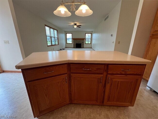 Building Photo - 6456 S Rim Cir