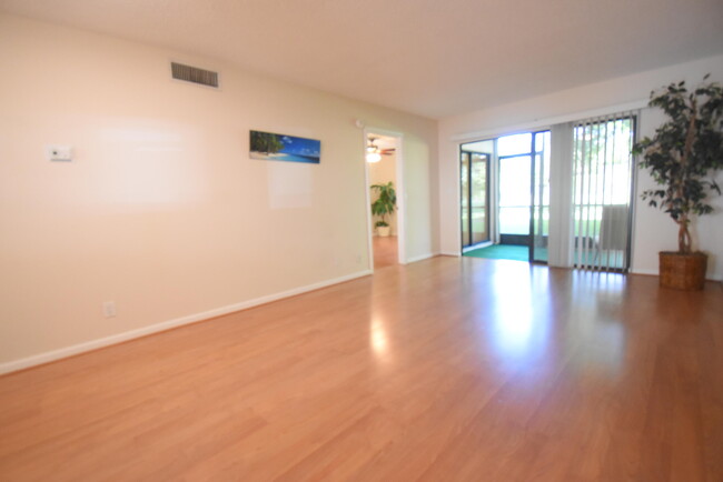 Building Photo - 3130 Millwood Terrace
