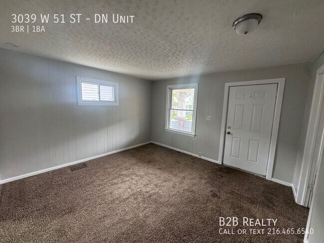 Building Photo - 3039 W 51st St