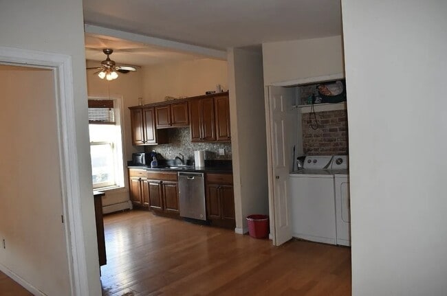 Building Photo - 138 Court St